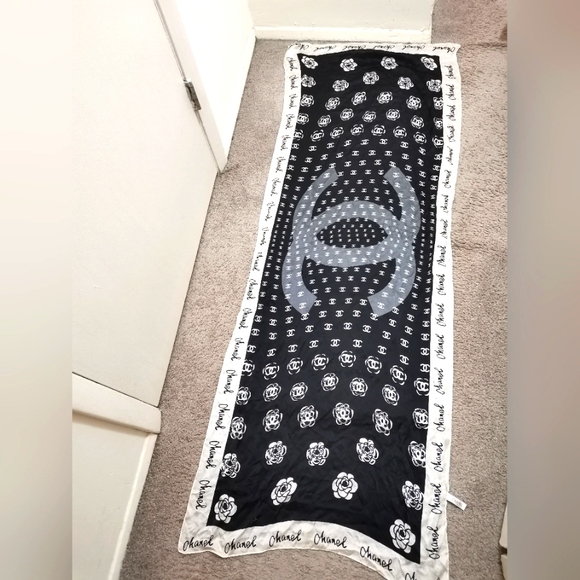 CHANEL Accessories - CHANEL RARE SILK SCARF